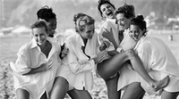 Peter Lindbergh kamerája előtt úgy szabadultak fel a modellek, ahogy máshol nem