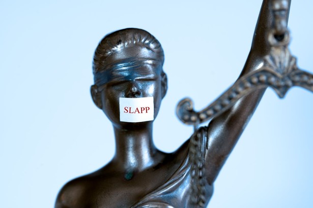 Będą kary za powództwa typu SLAPP