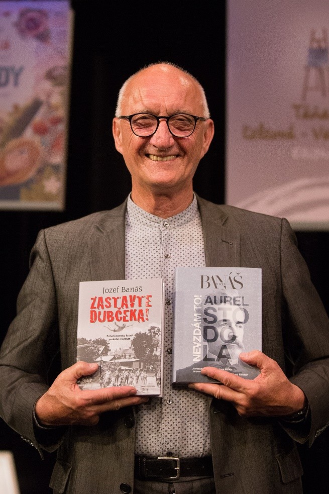 Spisovateľ Jozef Banáš získal ocenenie Zlatá kniha a Platinová kniha.