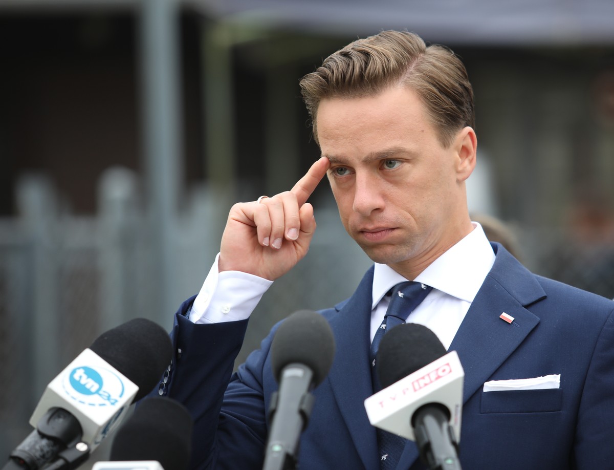 "Uważam, że zarówno profesor Cenckiewicz, jak i generałowie Kowalski i Bryś wniosą sznyt profesjonalizmu osób, które pracowały czy to w służbach specjalnych" - mówi o nowym szefie BBN Krzysztof Bosak