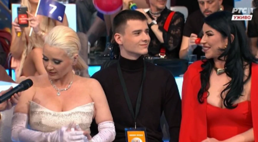 Maja Nikolić i sin